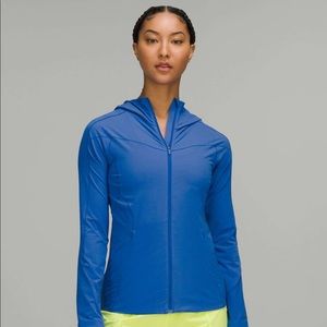 Lululemon Mist Over Windbreaker in Blazer Blue Tone